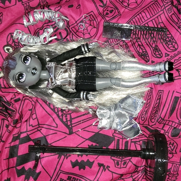 MGA Other - Shadow high Luna Madison